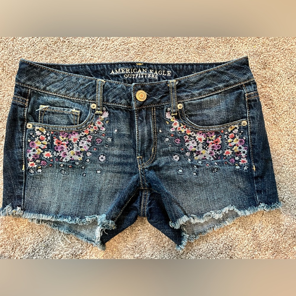 American Eagle jean shorts, EUC, size 6